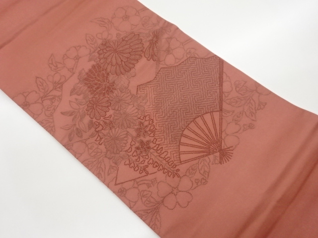 扇に草花模様刺繍袋帯